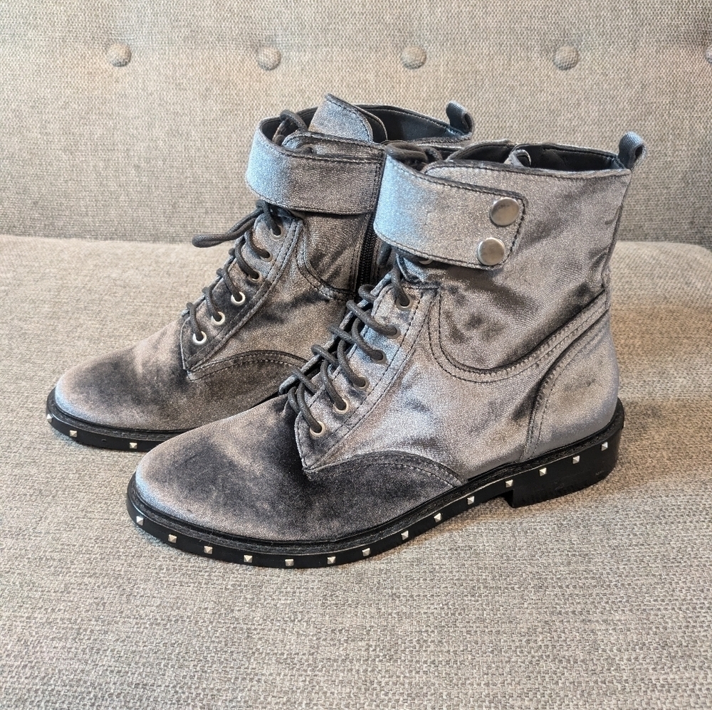 Vince Camuto Talorini Velvet Moto Ankle Boots Gray Studded Combat Booties Size 8